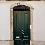 Апартаменты Curva Do 28 | Alfama *