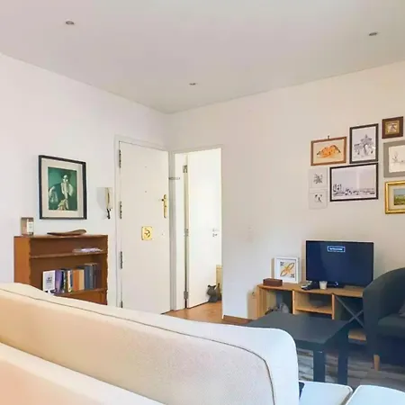 Curva Do 28, Alfama Apartment