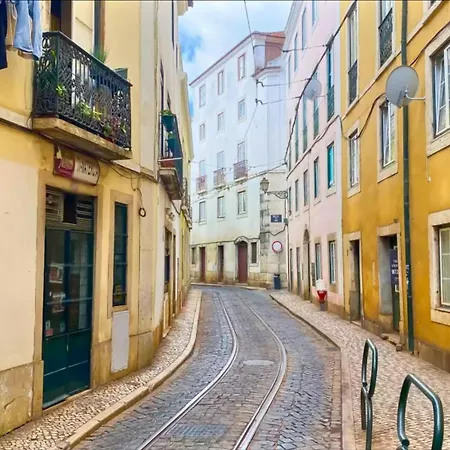 Apartment Curva Do 28, Alfama Lisbon