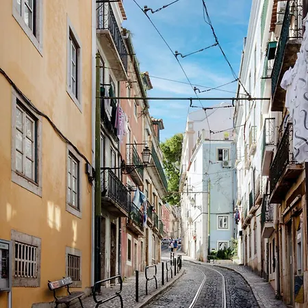 Apartament Curva Do 28, Alfama *