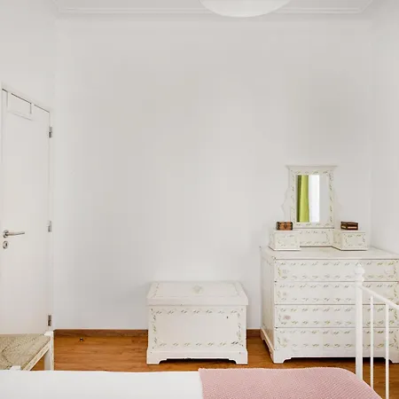 Apartament Curva Do 28, Alfama *