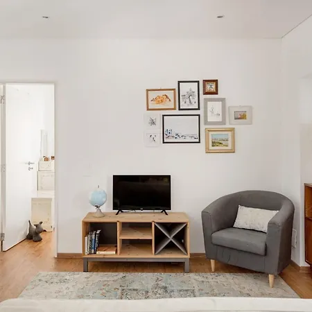 Curva Do 28 | Alfama Apartment Lisbon